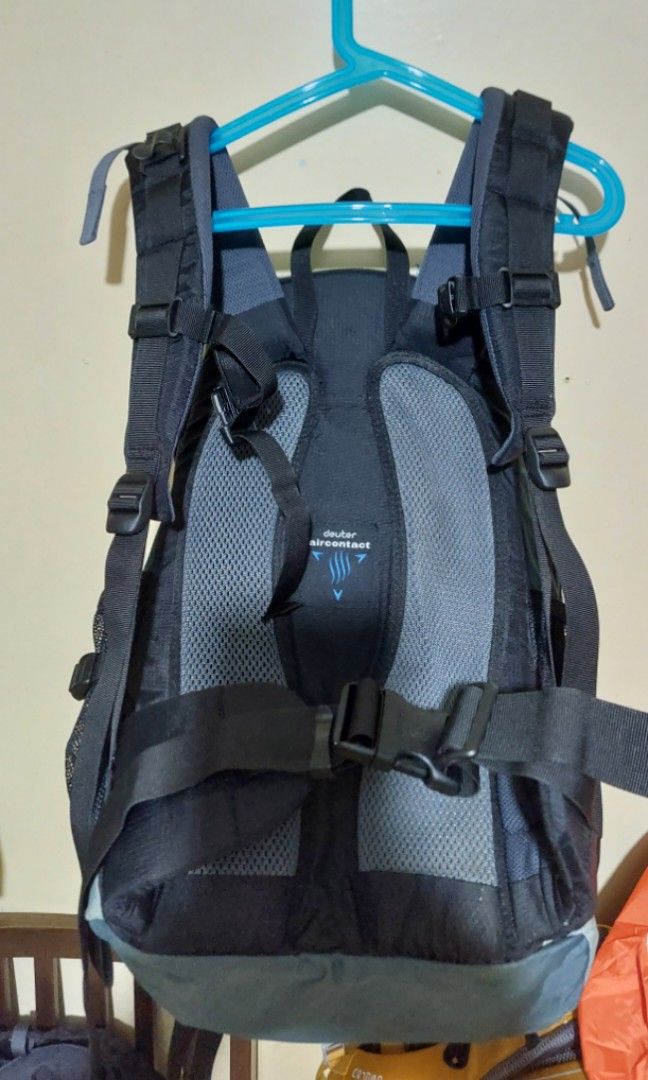 Deuter Arclite 28L (Category: Backpacks) located in Manila. Submitted by bien_greatgoods (Listing ID 1461622933, Image 2). Description: .