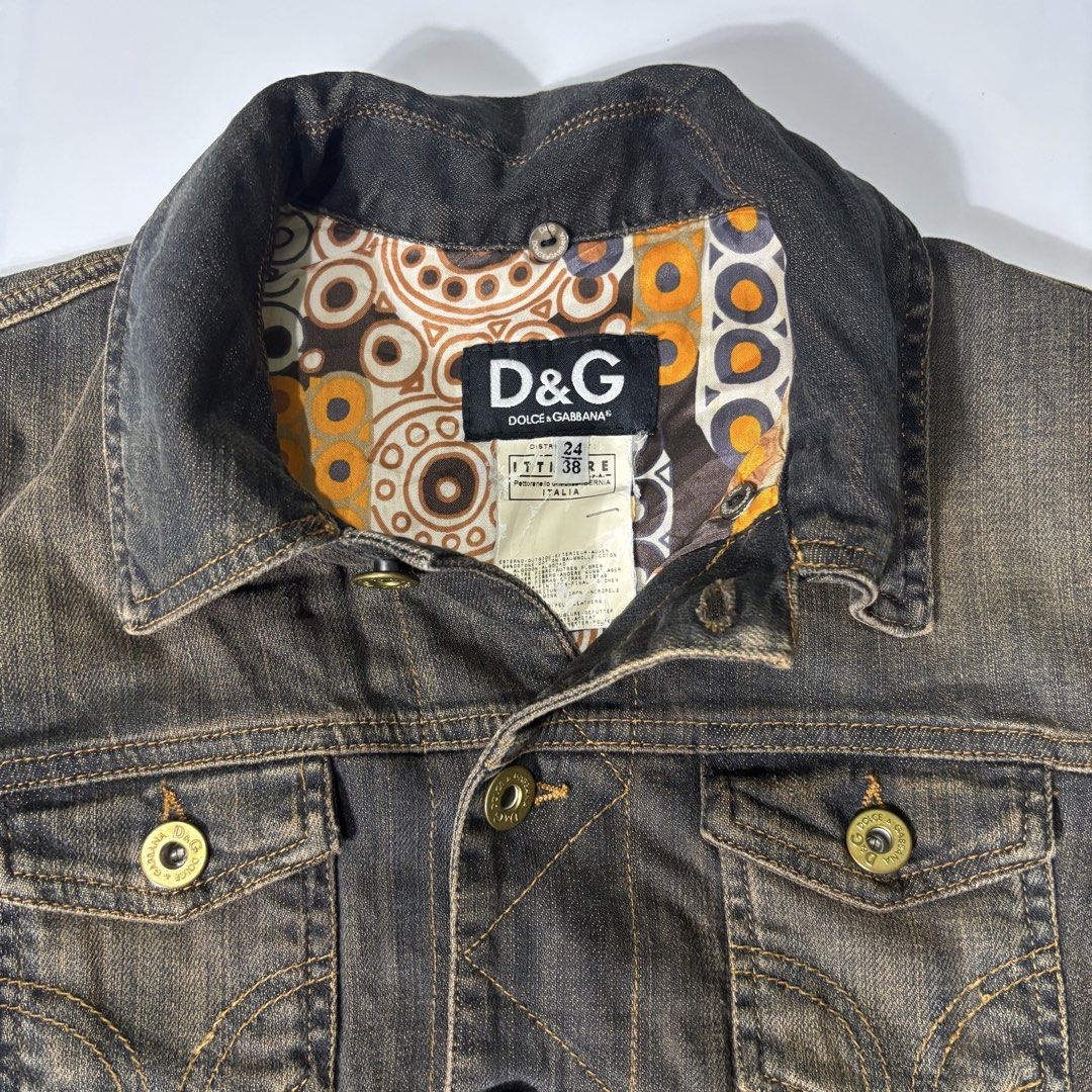 D&G y2k (Category: Coats, Jackets and Outerwear) located in Bacolod City. Submitted by tahimikgumalaw1of1 (Listing ID 1461655099, Image 3). Description: D&G y2k Authentic Small Like new No issue.