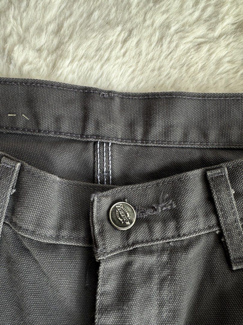 DICKIES CARPENTER (Category: Activewear) located in Manila. Submitted by jlp_finds (Listing ID 1461605940, Image 3). Description: 32/44.