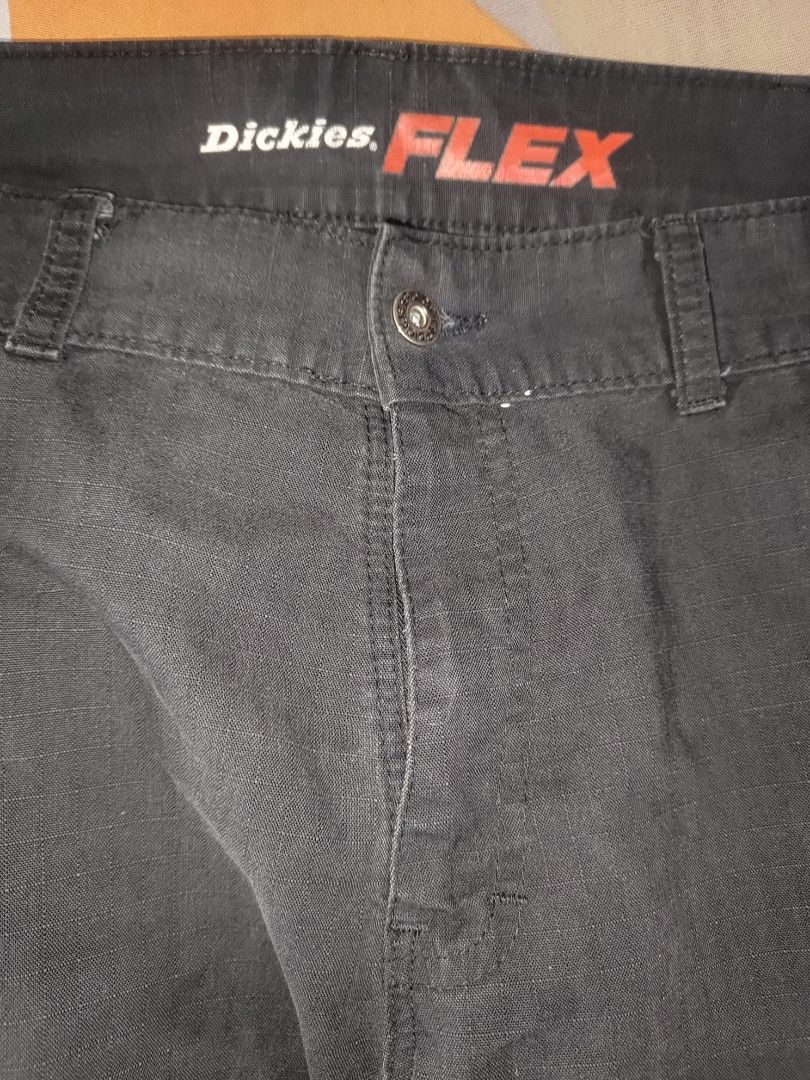 Dickies Flex Regular Cargo Pants 34*32 (Category: Jeans) located in Santa Rosa. Submitted by animalinstinct.617 (Listing ID 1461619670, Image 1). Description: Dickies Flex frabrics with LYCRA TOUGH MAX technology - durable workwear. 34*32.