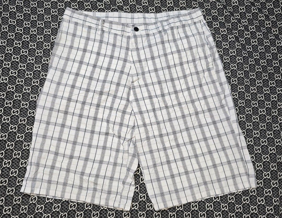 (Dickies) Genuine Carpenter Short (Category: Shorts) located in Hinigaran. Submitted by thrift_street_6106 (Listing ID 1461797274, Image 1). Description: (Dickies) Genuine Carpenter Short. Size 35'36. Length 24. Good as new. Non issue. Need wash only. 550+Sf.