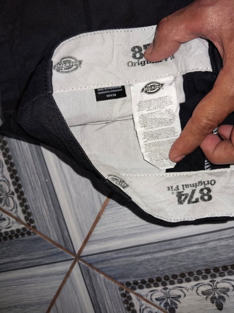 Dickies Jeans (Category: Jeans) located in Mabalacat. Submitted by al_amin_thrift (Listing ID 1461588233, Image 2). Description: Dickies 874 Original Fit — Black — Size 30×30 The legendary Dickies 874 — most iconic work pant in the world! Timeless black, durable poly-cotton fabric, perfect straight original fit. Worn by workers, skaters, everyone — never goes out of style. • Brand: Dickies • Model: 874 Original Fit • Size: 30×30 • Color: Black • 