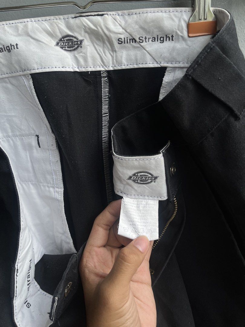 Dickies Relaxed Fit Douple Patch Short (Category: Shorts) located in Balamban. Submitted by just_findss (Listing ID 1461695150, Image 2). Description: Very Excellent Condition Dimes 32-34W / 25L Hem 13 Color Rate 9.5/10 NO ISSUE .
