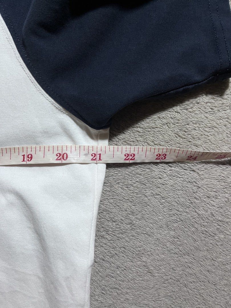 Dickies two tone (Category: Tshirts & Polo Shirts ) located in Koronadal. Submitted by thrift.or.treat (Listing ID 1461601056, Image 2). Description: As new condition. Minimal scratch on the left sleeve not visible. Authenticity is not guaranteed..