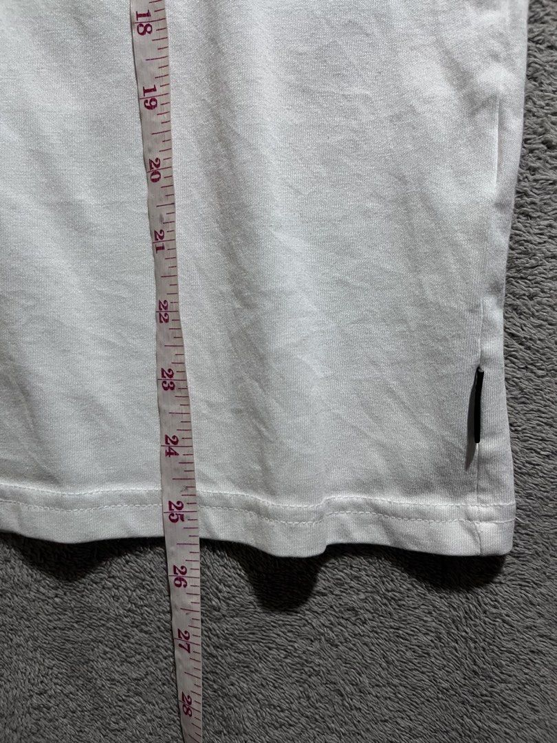 Dickies two tone (Category: Tshirts & Polo Shirts ) located in Koronadal. Submitted by thrift.or.treat (Listing ID 1461601056, Image 3). Description: As new condition. Minimal scratch on the left sleeve not visible. Authenticity is not guaranteed..