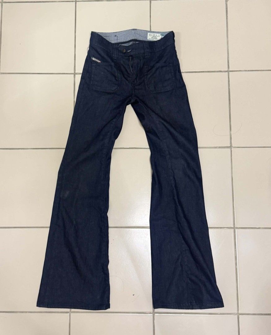 DIESEL FLUZI BOOTCUT FLARE (Category: Jeans) located in Manila. Submitted by ashersaggin (Listing ID 1461655380, Image 1). Description: condition: excellent w: 26 l: 32 rfs: doesn't fit my waistline, i'm 29.