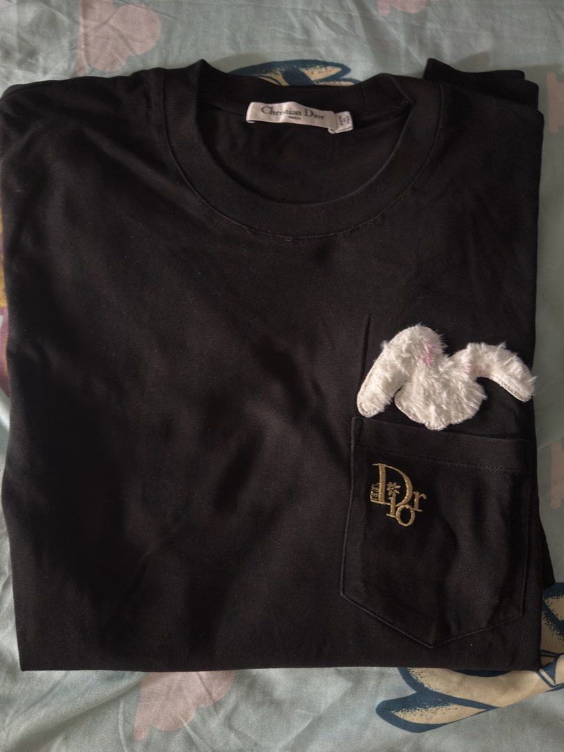 Dior短袖上衣 （分類：T-shirt、恤衫、有領衫）位於 Hong Kong。 由 ruby_toys_ 提交（商品編號 1461610781，圖片 1）。簡介： 。