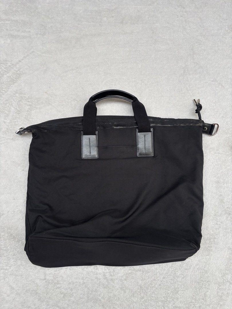 Dior Homme 19Aw Bag (Category: Briefcases) located in Baguio. Submitted by thecollector2600 (Listing ID 1461795948, Image 2). Description: 18” x 14” x 4 Authentic .