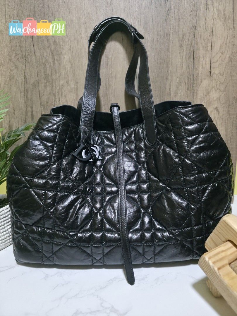 Dior Toujours Large (Category: Luxury Bags & Wallets) located in Pasig City. Submitted by louloubells (Listing ID 1461751027, Image 1). Description: ✨Tojours Matelasse Large tote in Black 👜9.5/10, like new condition. No flaws and smells new. Comes with Entrupy, pouch and dustbag. Retails for over PHP 300k and still in stores. 2024 date code. Rare find. SELLING LOW! ✨ PHP 150,000✨ .