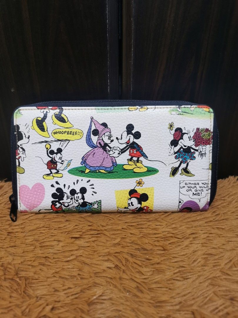 Disney Long Wallet (Category: Wallets & Card holders) located in Aringay. Submitted by ycels_purselove (Listing ID 1461733449, Image 1). Description: Disney Long Wallet Condition: Like new *never been used.