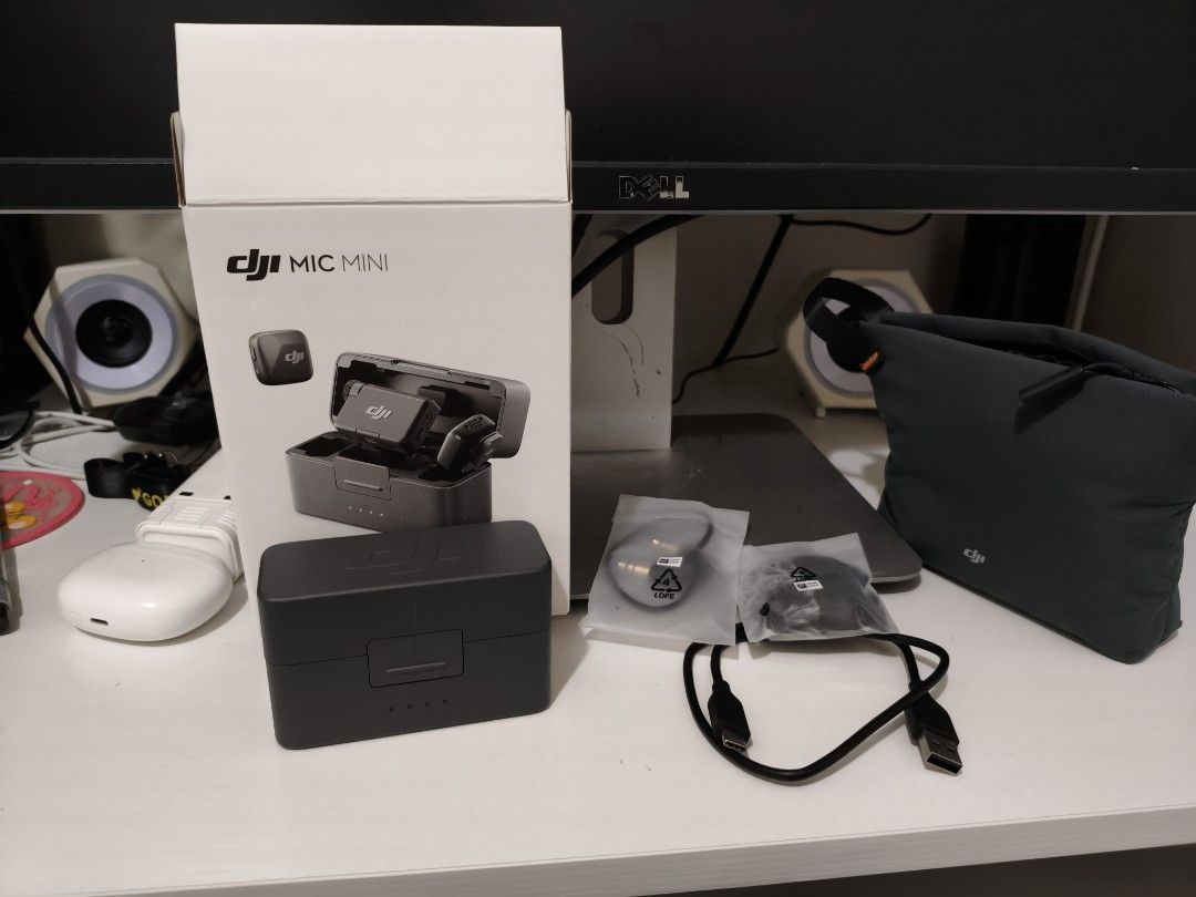 DJI MIC MINI 無線收音咪套裝 （分類：咪高風/麥克風）位於 Hong Kong。 由 kick.me32 提交（商品編號 1461797621，圖片 1）。簡介： 3月買 齊單，盒，配件 只用過1次DJI MIC MINI 無線收音咪套裝 接收器type-c，連埋個充電盒同埋收納袋。所有配件齊全，有單據。有興趣可以問吓。。