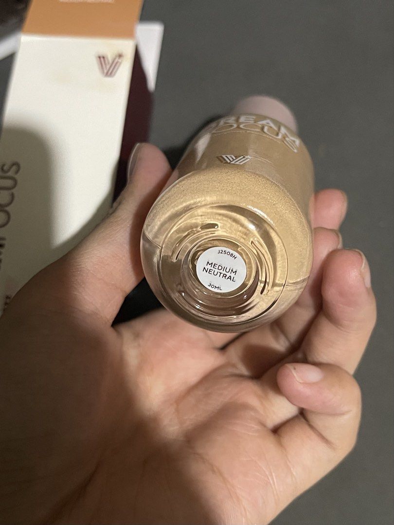 Vice Co Dream Focus Weightless Foundation - Medium Neutral (Category: Makeup) located in Antipolo. Submitted by kamglc (Listing ID 1461686781, Image 2). Description: condition: almost new dop: sep 3, 2026 comes in original packaging RFS: wrong shade.