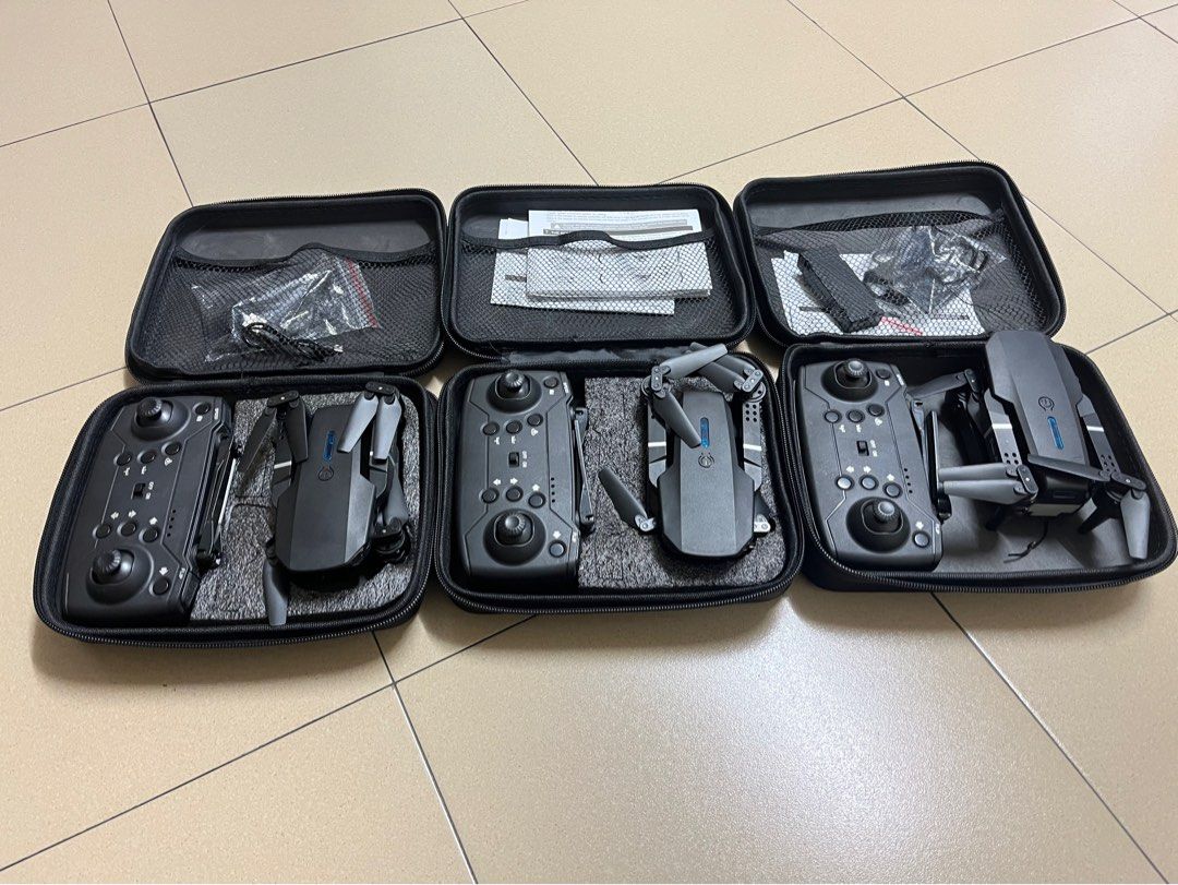 drone e88 (Category: Remote Control Toys) located in Klang. Submitted by azwanwahidun91 (Listing ID 1461578805, Image 1). Description: jualan clear baram keadaan masih funtion batery kne tukar jual seadanya kenan derim 017******.