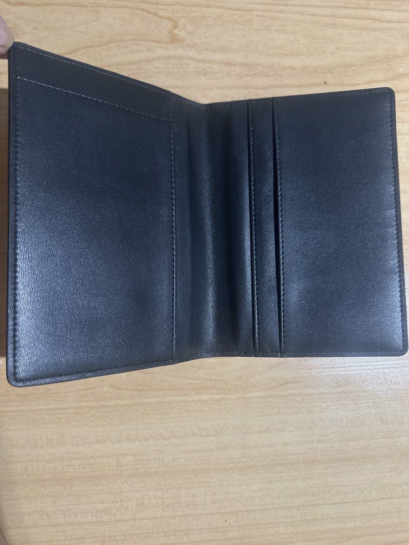 Dune Black Leather Bifold Wallet (Category: Wallets & Card holders) located in Manila. Submitted by classictrends_24 (Listing ID 1461601467, Image 2). Description: - Classic black leather bifold holder from Dune - Multiple card slots inside - Simple and timeless design - Ideal for everyday use - Fits comfortably in pockets -never used, kept in storage.