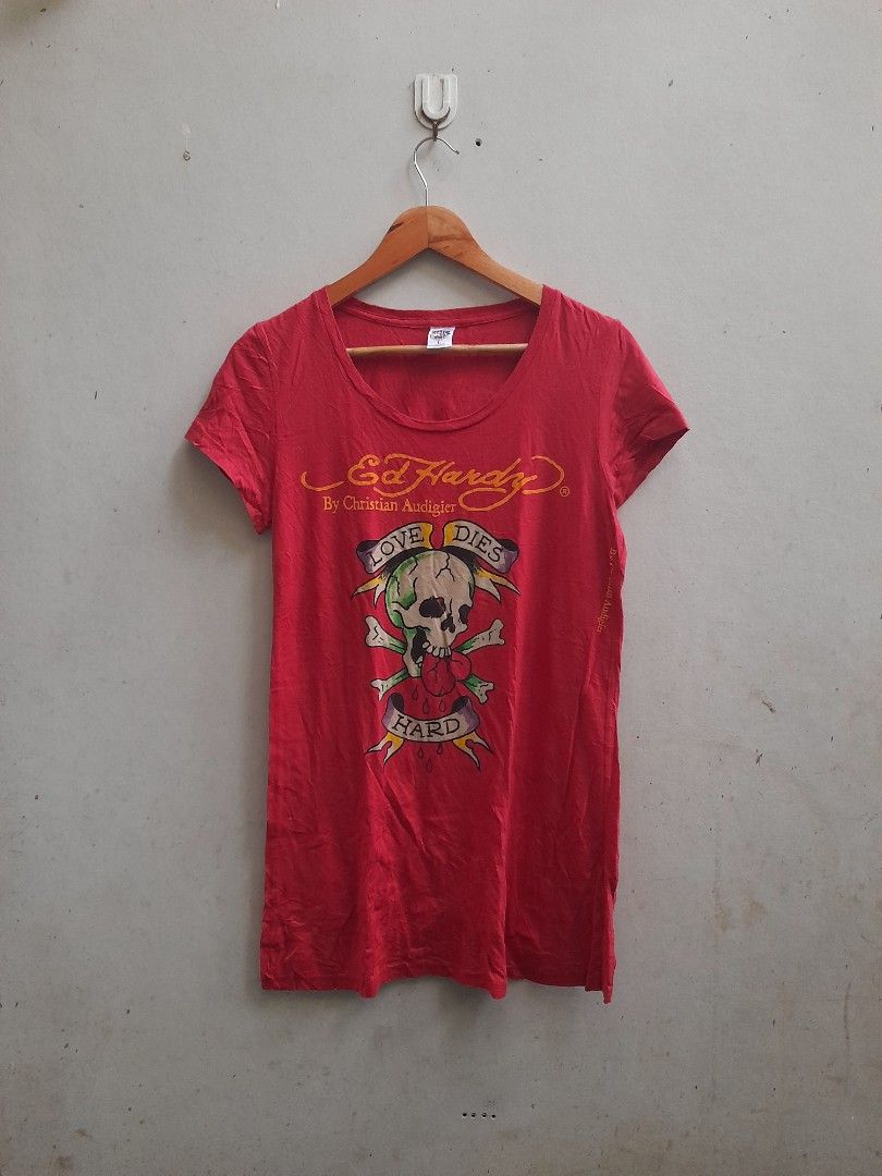 Ed Hardy Love Dies Hard (Category: Blouses) located in Iloilo. Submitted by mnky.bsns03 (Listing ID 1461704364, Image 1). Description: 9/10 Color rate No issues 30.5 Length 16.5 Width.