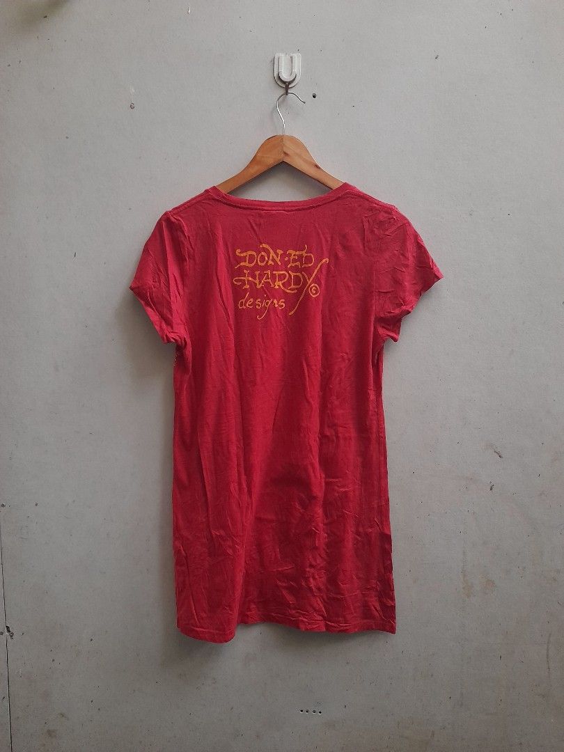 Ed Hardy Love Dies Hard (Category: Blouses) located in Iloilo. Submitted by mnky.bsns03 (Listing ID 1461704364, Image 3). Description: 9/10 Color rate No issues 30.5 Length 16.5 Width.