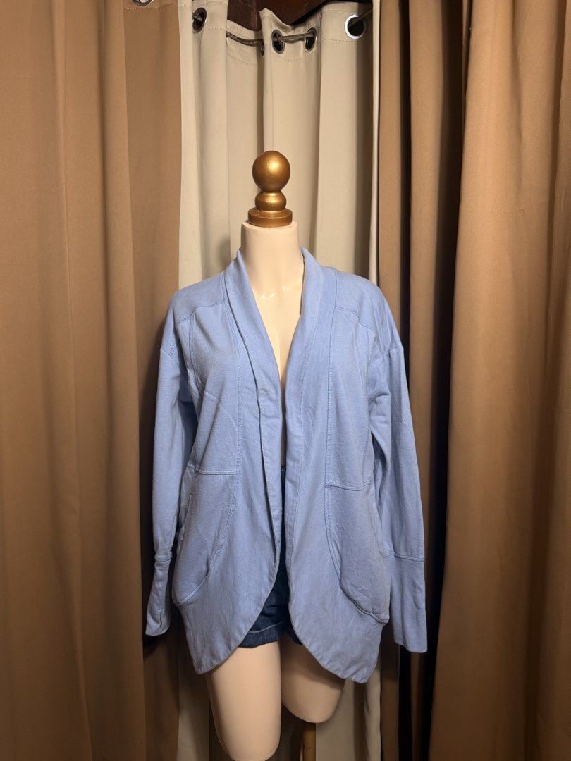 Eddie Bauer Cardigan (Category: Coats, Jackets and Outerwear) located in Pateros City. Submitted by jnnhfrnndz (Listing ID 1461669362, Image 1). Description: Eddie Bauer Freesize up to Large Need wash ✨ NEW ARRIVALS! ✨ BRANDED HOODIES & SWEATERS 🧥💗 📌 UKAY ITEMS / PRELOVED 📌 Please MANAGE YOUR EXPECTATIONS — these are ukay pieces, so may possible signs of usage, minor stains, fading, or other imperfections. 📌 ALL ITEMS NEED WASHING before use