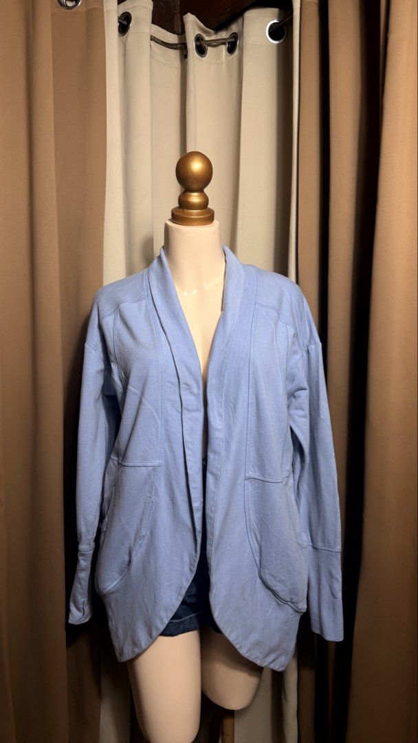 Eddie Bauer Cardigan (Category: Coats, Jackets and Outerwear) located in Pateros City. Submitted by jnnhfrnndz (Listing ID 1461669362, Image 2). Description: Eddie Bauer Freesize up to Large Need wash ✨ NEW ARRIVALS! ✨ BRANDED HOODIES & SWEATERS 🧥💗 📌 UKAY ITEMS / PRELOVED 📌 Please MANAGE YOUR EXPECTATIONS — these are ukay pieces, so may possible signs of usage, minor stains, fading, or other imperfections. 📌 ALL ITEMS NEED WASHING before use