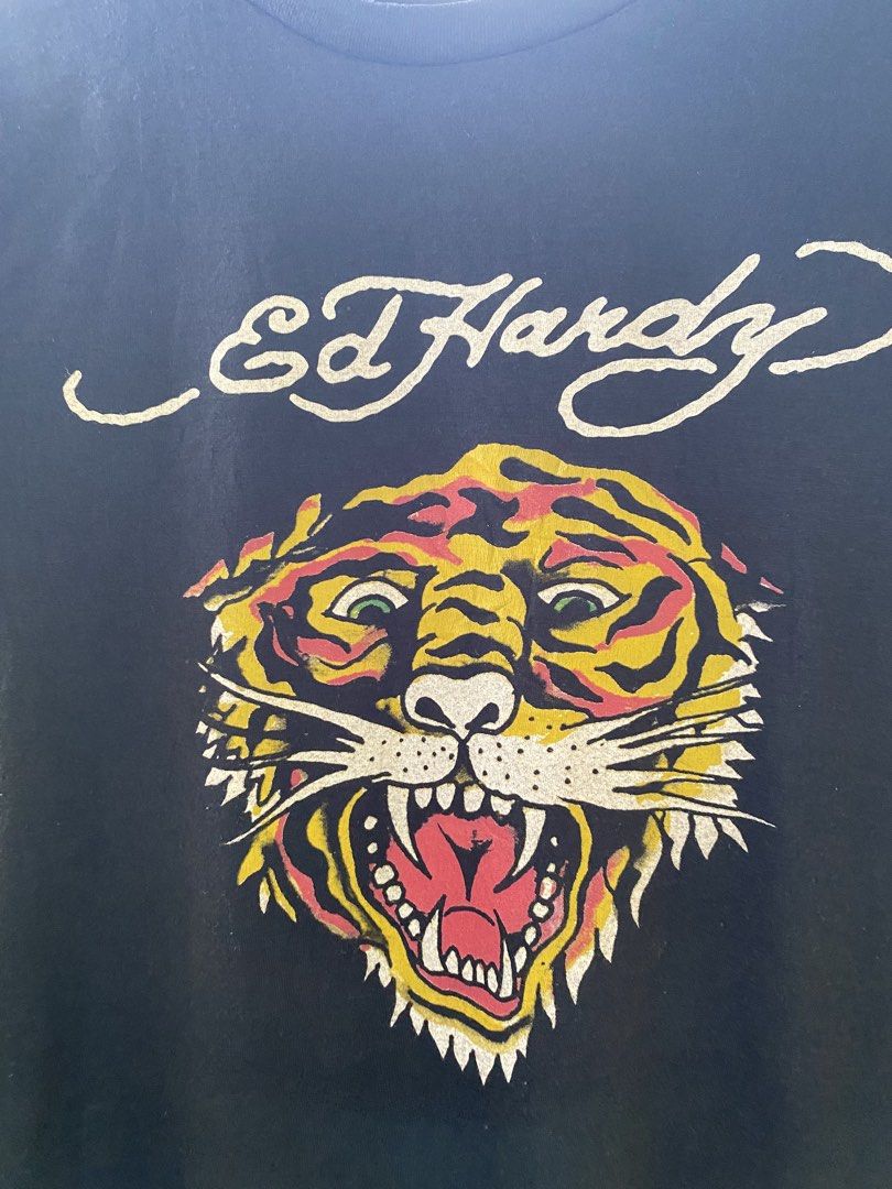 EdHardy (Category: Shirts) located in Alimodian. Submitted by curatednamgabasura_ilo (Listing ID 1461715587, Image 3). Description: Crack prints 15.5x24 Authentic.