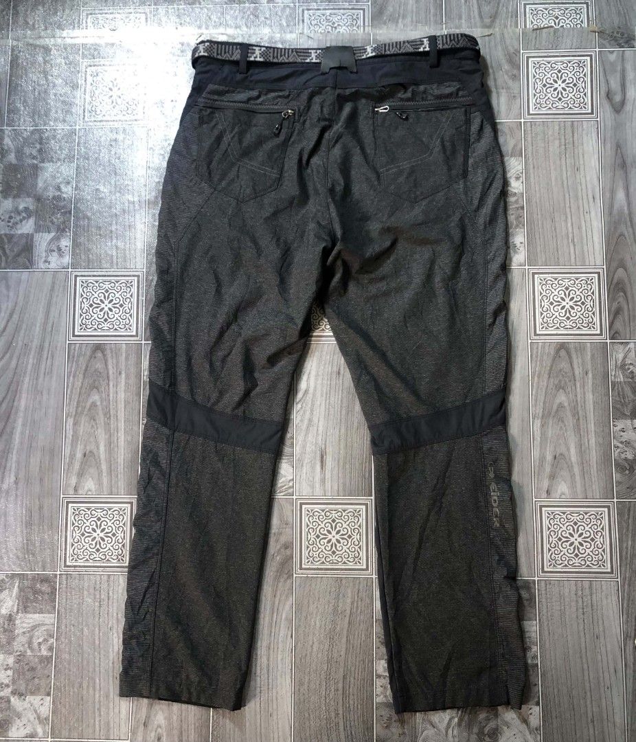 Eider Technical Outdoor Pants💯 (Category: Activewear) located in Polomolok. Submitted by beolaivar420 (Listing ID 1461581574, Image 3). Description: Eider Technical Outdoor Pants ✨ • Size 31'33 ( Length 37 ) • As new in condition 🥶 • No issues & not fade • Pic. may vary due to lights • Authentic 💯 Pm/Dm 📩 Vouch&Vcall Disclaimer: Manuel "Be" Olaivar Jr. is an independent seller, Items I sell are thrifted second hand items, No copyright infring