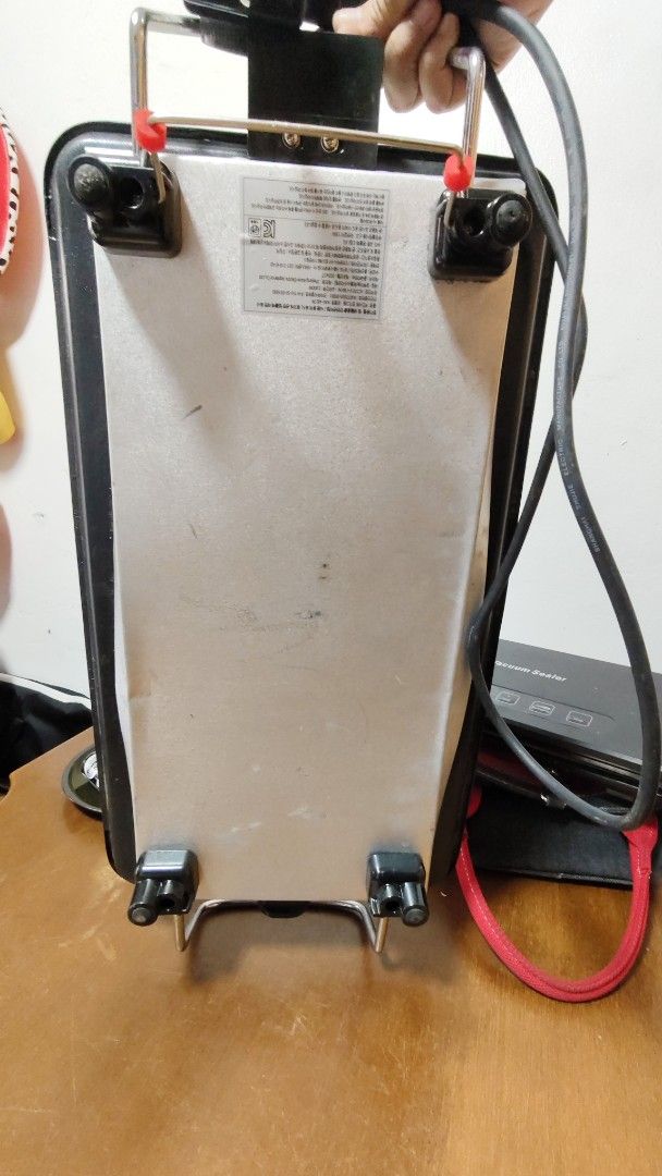 Electric Griddle with Thermostat Control (Category: BBQ, Grills & Hotpots) located in Bulacan. Submitted by babz30261 (Listing ID 1461656458, Image 3). Description: - Electric griddle with a dual-surface design (flat and ribbed). - Precise temperature control with an adjustable thermostat. - Perfect for cooking a variety of foods: breakfast items, grilled meats, pancakes, and more. - Easy-to-clean surface for hassle-free maintenance. - Built-in s