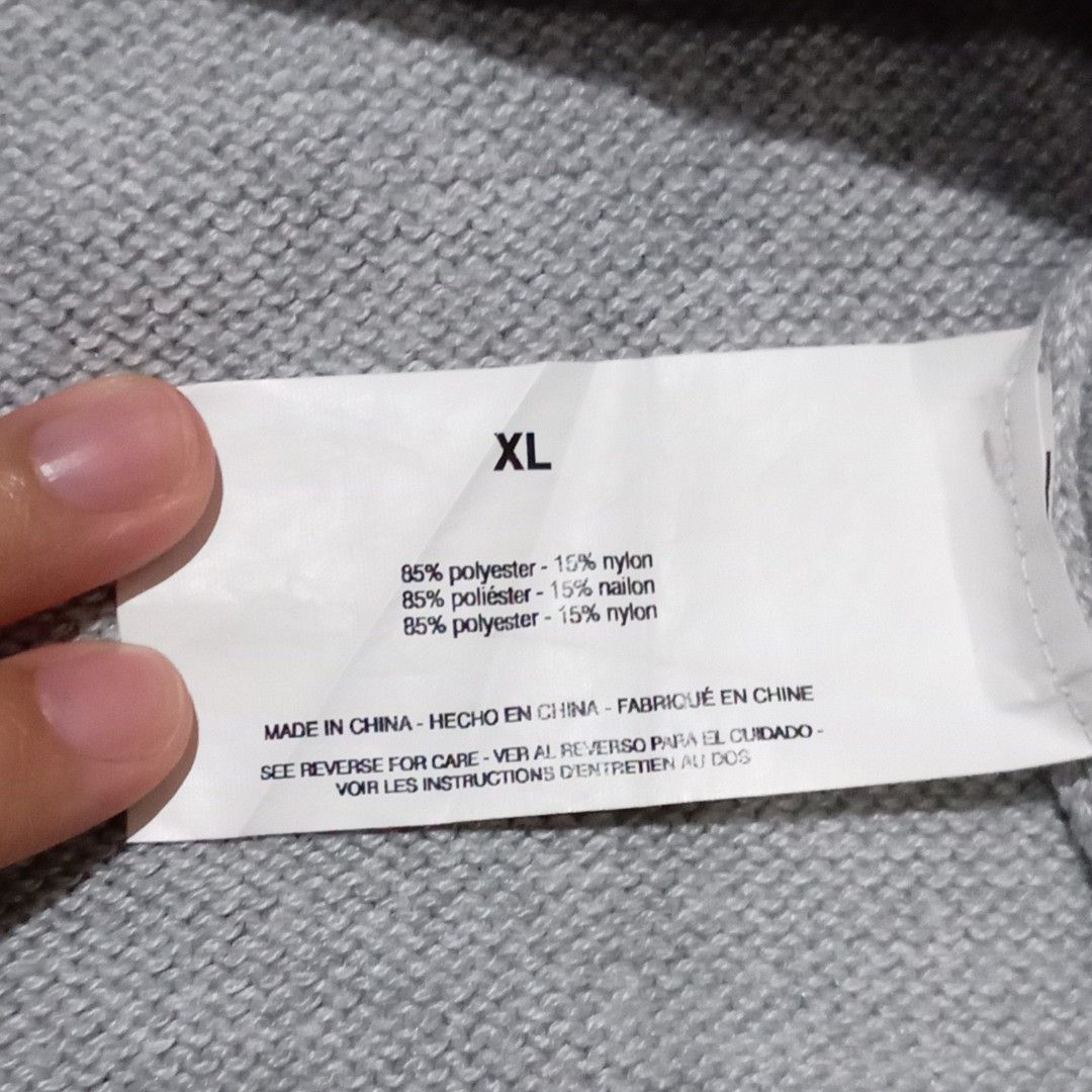 Ella Moss Grey Knit Sweater (Category: Longsleeves) located in Dasmarinas. Submitted by evitajana09 (Listing ID 1461773074, Image 3). Description: - Color: Grey - Size: XL on inside tag - Condition: no flaws, washed and steamed Price: ₱198 (+sf) MOP: Payment first thru Gotyme, Gcash MOD: J&T or Lalamove if near Dasma, Cavite.