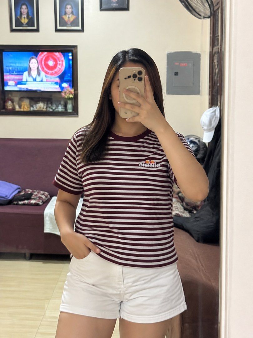 Ellese Striped Crop Top (Category: Shirts) located in Manila. Submitted by mellnavarro_45618 (Listing ID 1461680494, Image 1). Description: S-M.