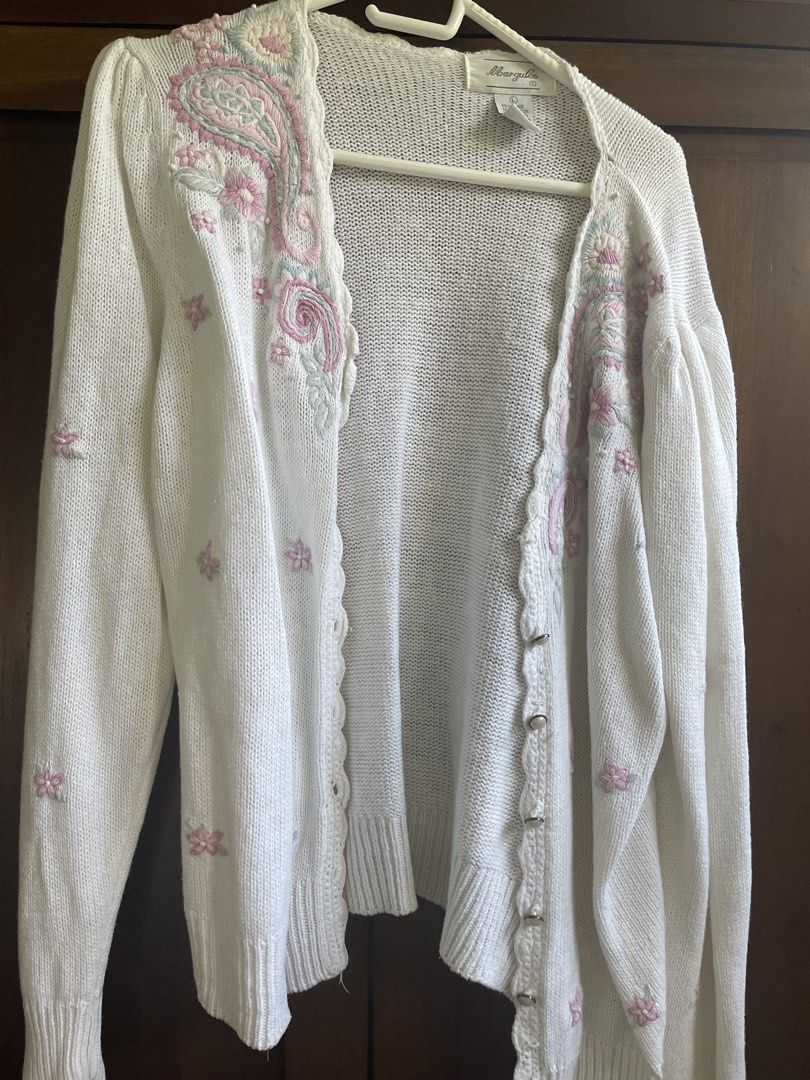 Embroidered Cardigan (Category: Coats, Jackets and Outerwear) located in Quezon City. Submitted by angelcakes_ (Listing ID 1461569725, Image 1). Description: .