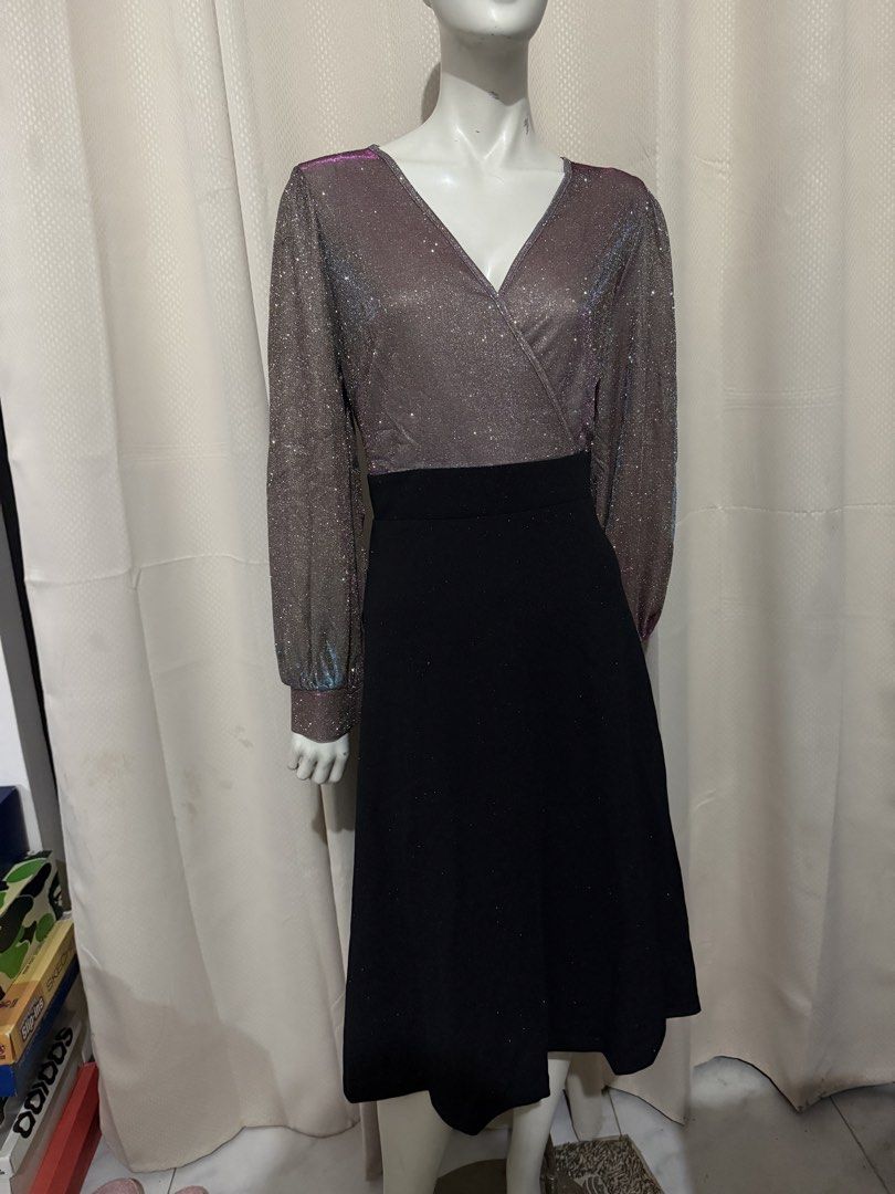 EMERY ROSE Glittery Dress (Category: Dresses) located in Las Pinas. Submitted by sellerkjb (Listing ID 1461786472, Image 1). Description: BRAND NEW 1XL PLUS SIZE PERFECT FOR EVENTS: Starry night, Hollywood Glam, Glitters.
