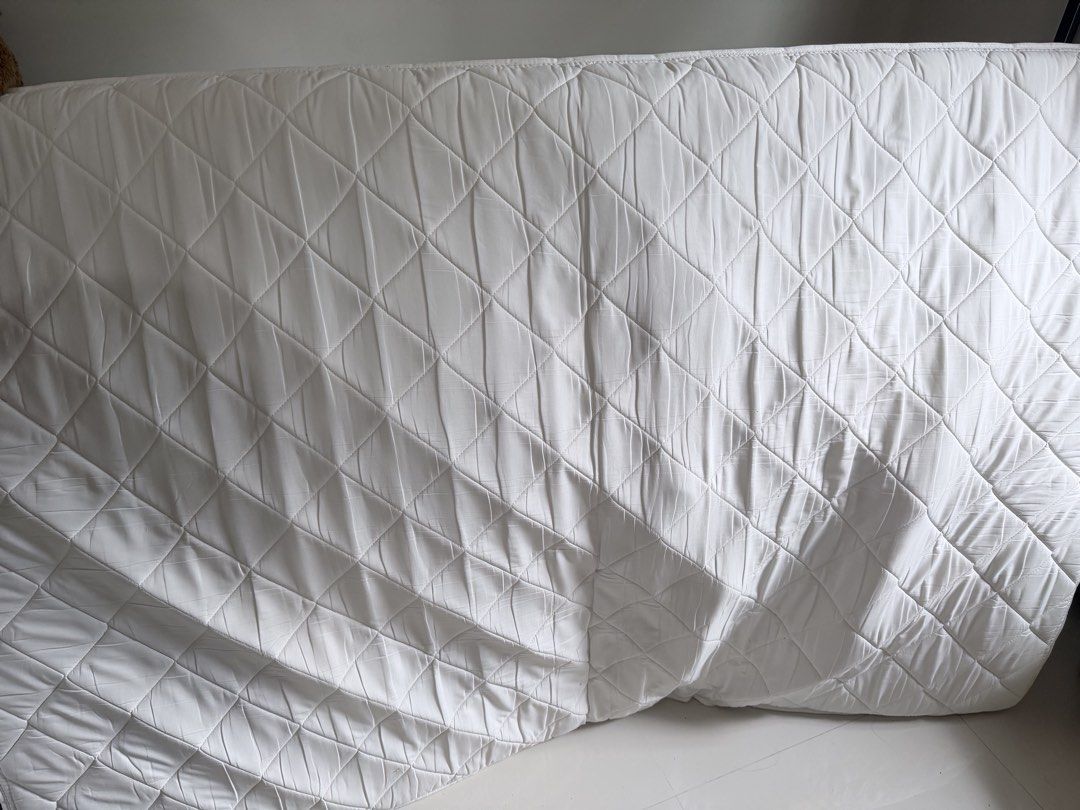 Emma Double bed air matress (Category: Bed Frames & Mattresses) located in Rizal. Submitted by hulihelpsu (Listing ID 1461631391, Image 1). Description: 🛏️ Emma Air Mattress 🛏️ Make an offer now! We might accept it badly need the space it occupies Bought: 8k+ rfs: changed mattress & need space slight issue: springs nakataas po onti Pickup only antipolo location Size: double 48"x75"x6"￼.