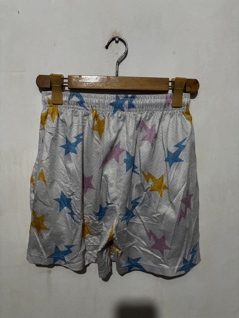 Eric Emmanuel x Bape Basic Short (Category: Shorts) located in Subic. Submitted by thriftpoison (Listing ID 1461568836, Image 3). Description: Eric Emmanuel x Bape Basic Short medium waist 30-34 lenght 15 above the knee .