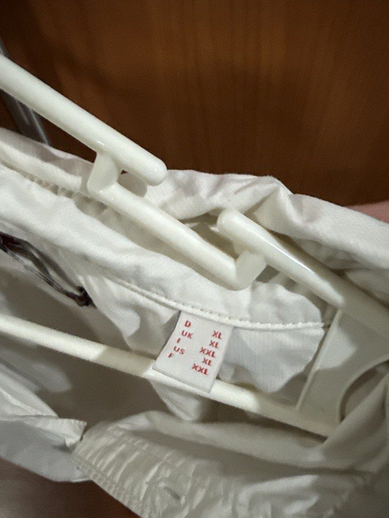 Esprit Mens White Button Down Polo (Category: Tshirts & Polo Shirts ) located in Quezon City. Submitted by skys_store (Listing ID 1461687692, Image 3). Description: Great Condition.