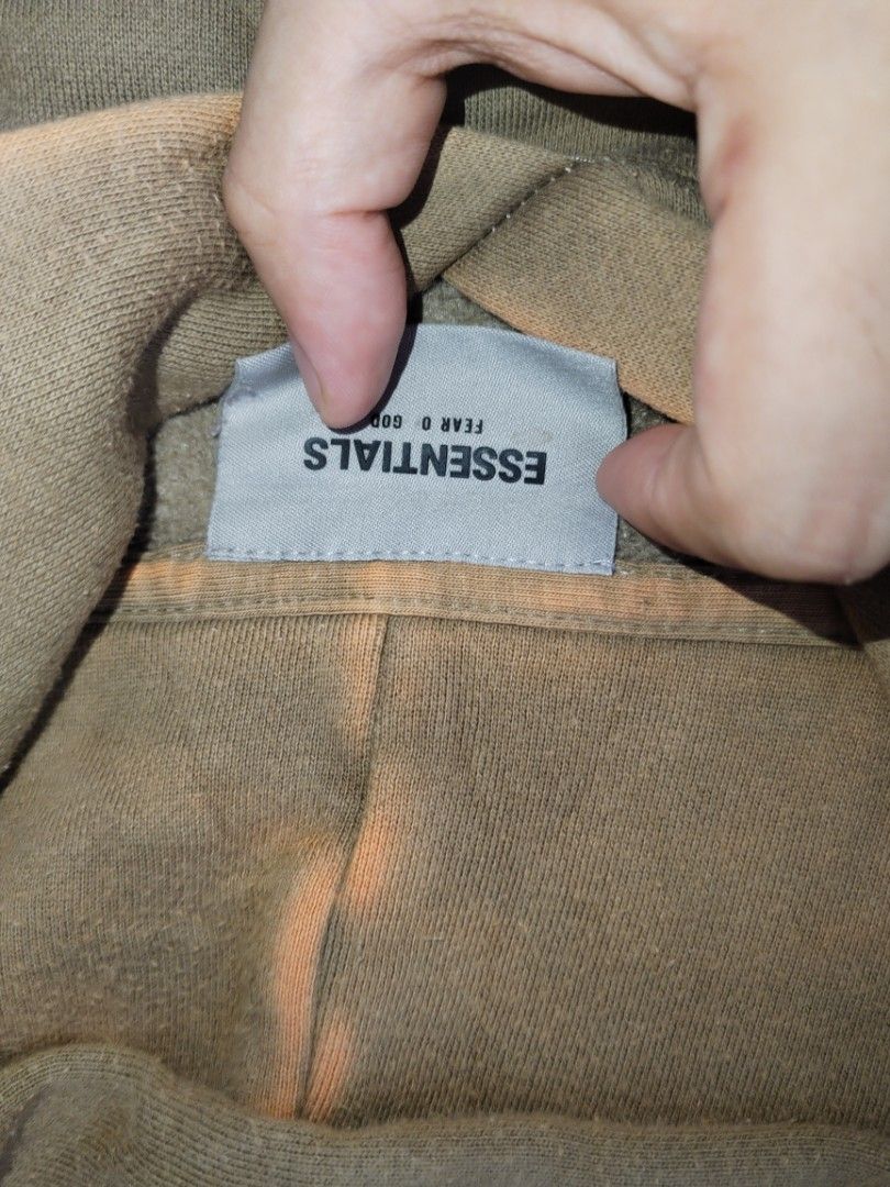 Essentials (Category: Coats, Jackets and Outerwear) located in Manila. Submitted by brygoods (Listing ID 1461691237, Image 3). Description: 25x27 Bleach stain sa hood.