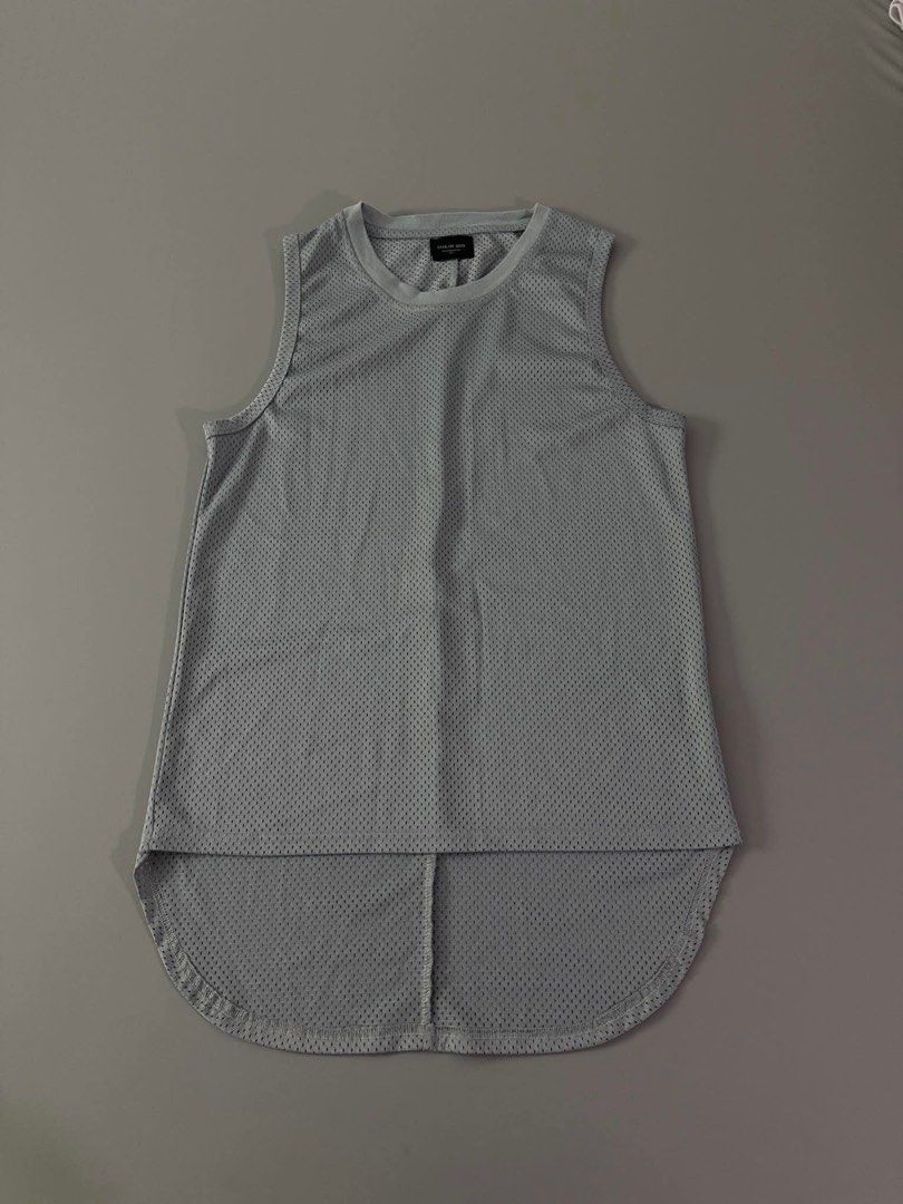 FEAR OF GOD (Category: Activewear) located in Guagua. Submitted by sweetboyy (Listing ID 1461580611, Image 1). Description: FEAR OF GOD EXCELLENT CONDITION / NO ISSUE SIZE MEDIUM ON TAG / DIMES L28 W21.