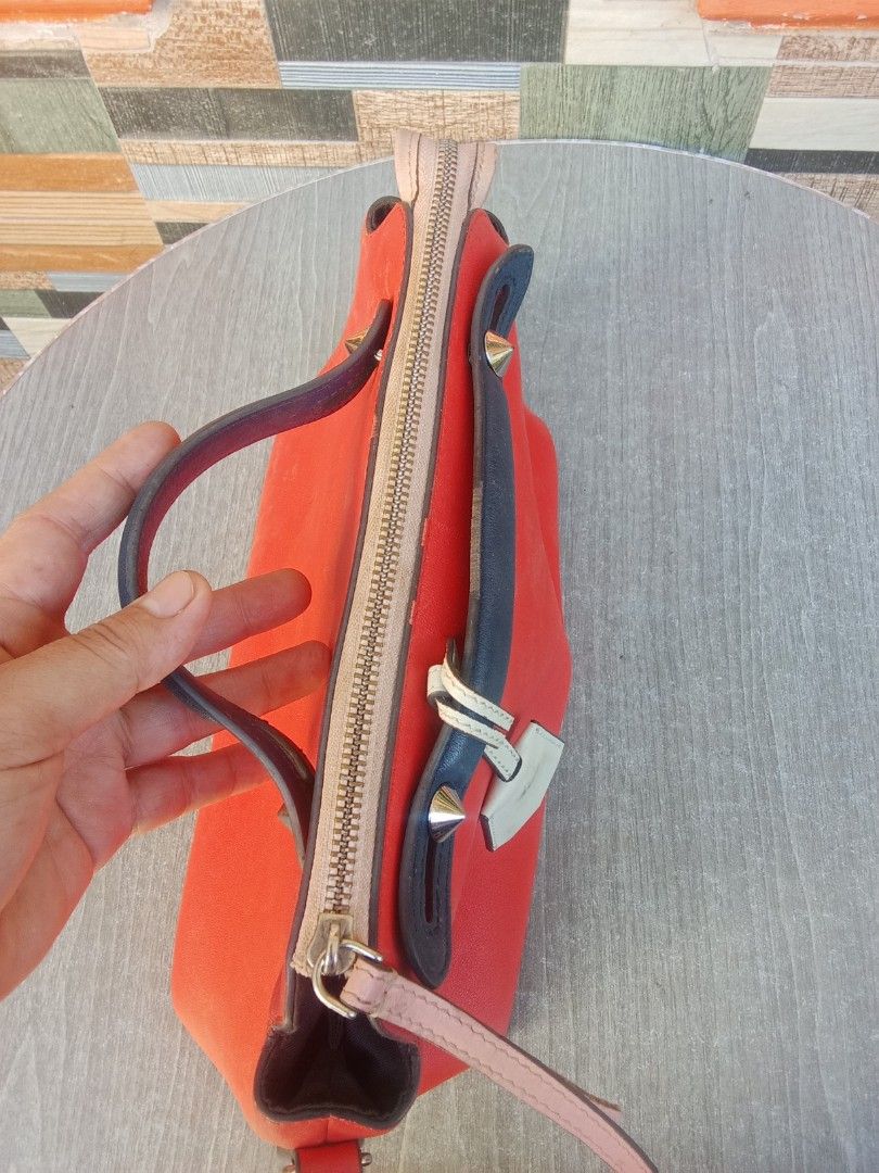 Fendi Bag (Category: Shoulder Bags) located in Bacoor. Submitted by aileen678s75866 (Listing ID 1461797237, Image 3). Description: .