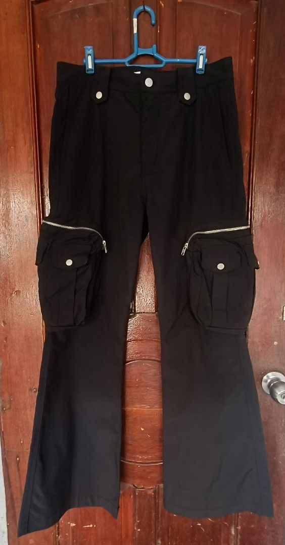 FFFPOSTAL SERVICE V1 CARGO FLARE's (Category: Trousers) located in Palo. Submitted by fmrjgv (Listing ID 1461759867, Image 1). Description: waist 31 inch outseam 42 inch inseam 31 inch leg opening 11.5 inch yyk zips issues minor button scratches.