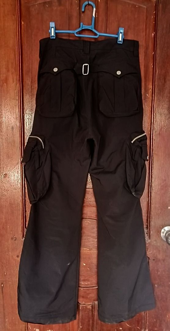 FFFPOSTAL SERVICE V1 CARGO FLARE's (Category: Trousers) located in Palo. Submitted by fmrjgv (Listing ID 1461759867, Image 2). Description: waist 31 inch outseam 42 inch inseam 31 inch leg opening 11.5 inch yyk zips issues minor button scratches.
