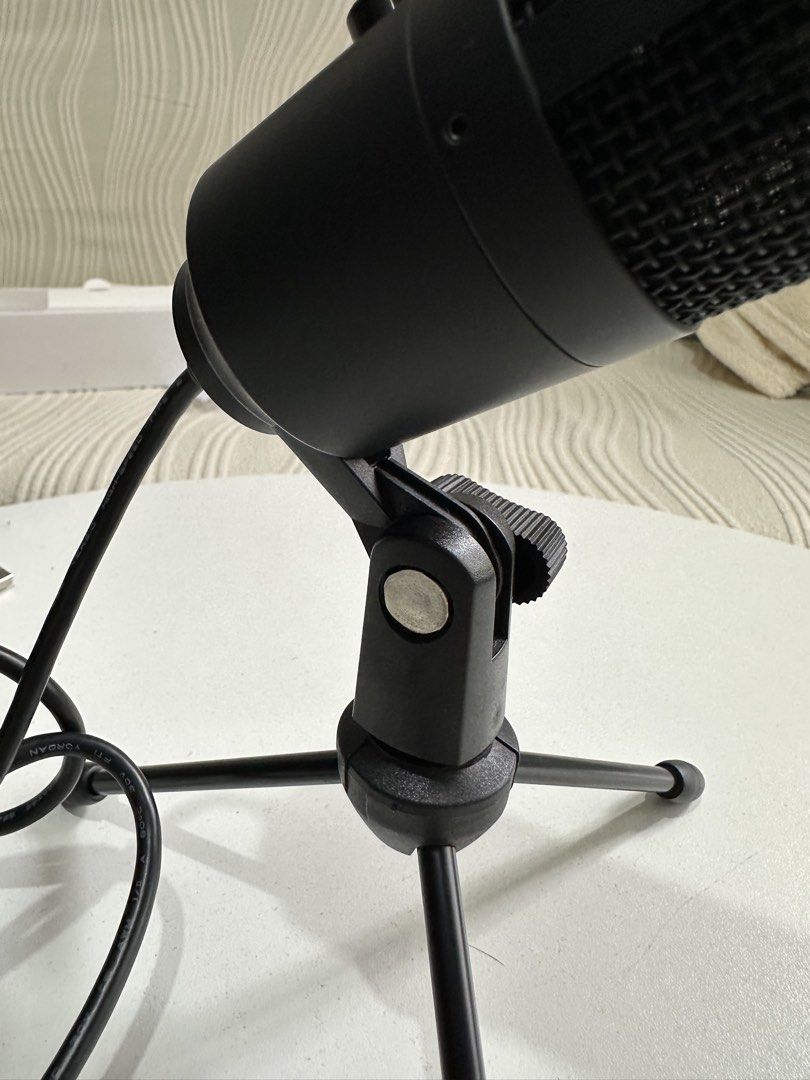 FIFINE USB Microphone with Volume Control and Tripod Stand (Category: Microphones) located in Caloocan City. Submitted by eunoshop (Listing ID 1461644175, Image 2). Description: 🎙️ FIFINE K669B USB Condenser Microphone — ₱1,000 Lightly Used — Good Condition! Selling my FIFINE K669B USB Condenser Microphone 🎙️ ✨ Great for: • Voice-over • YouTube / TikTok • Streaming • Podcasting • Online meetings • Recording ✅ Lightly used ✅ Tested and working p