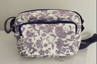 (Category: ) located in . Submitted by bluesantorini30 (Listing ID 1461576757, Image 1). Description: .