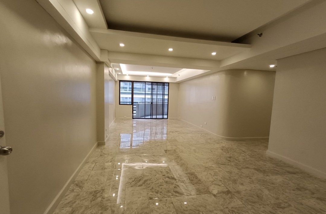 FOR RENT PARC REGENT 3BR MAKATI (Category: Apartments & Condos) located in Makati City. Submitted by newstone_cb8aaa (Listing ID 1461647565, Image 1). Description: 🏙️ FOR RENT | PARC REGENT, MAKATI Spacious Renovated 3BR + Maid’s Quarters in Parc Regent along H.V. Dela Costa, Makati! ✨ Semi-Furnished 📐 190 sqm 🚗 1 Parking Slot 🐶 Small Pet OK 💰 ₱140,000/month, inclusive of association dues + VAT, negotiable Enjoy comfortable city living in th