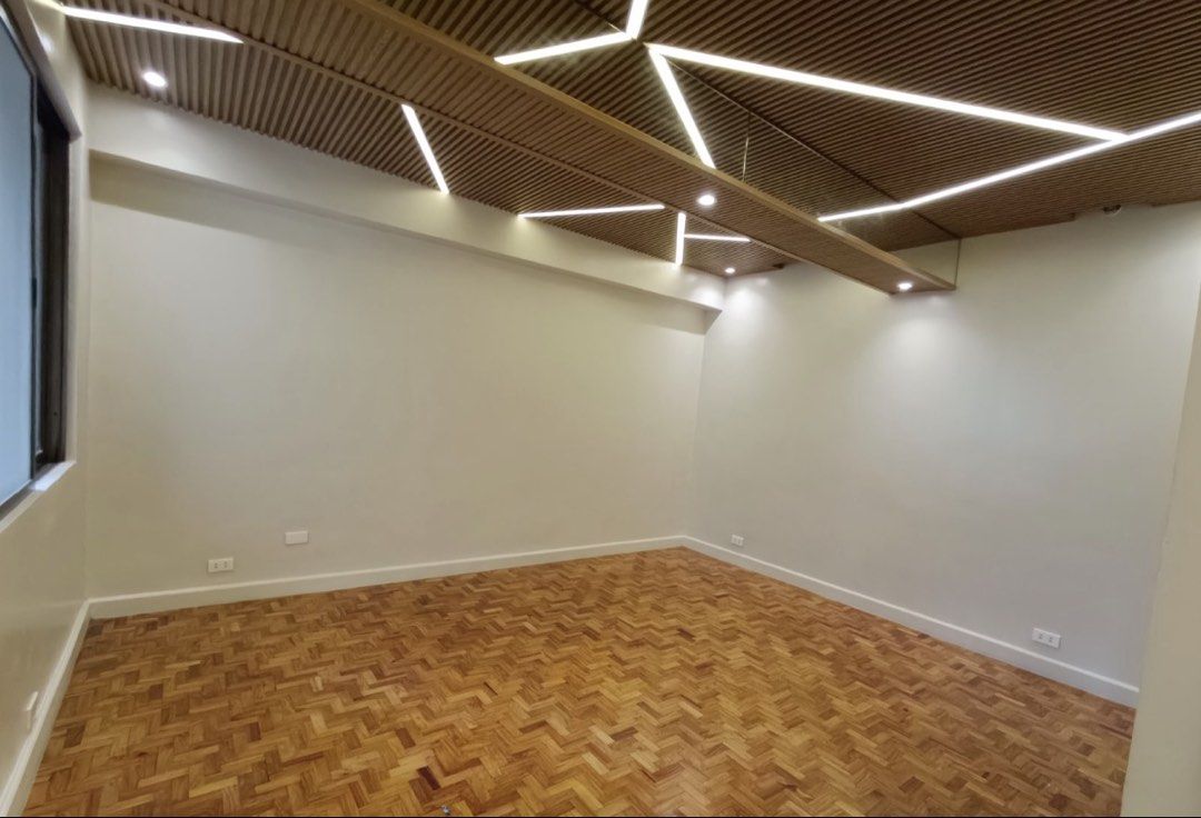 FOR RENT PARC REGENT 3BR MAKATI (Category: Apartments & Condos) located in Makati City. Submitted by newstone_cb8aaa (Listing ID 1461647565, Image 3). Description: 🏙️ FOR RENT | PARC REGENT, MAKATI Spacious Renovated 3BR + Maid’s Quarters in Parc Regent along H.V. Dela Costa, Makati! ✨ Semi-Furnished 📐 190 sqm 🚗 1 Parking Slot 🐶 Small Pet OK 💰 ₱140,000/month, inclusive of association dues + VAT, negotiable Enjoy comfortable city living in th