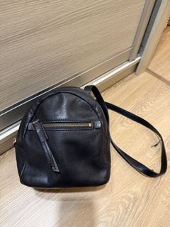 (Category: ) located in . Submitted by szeeeemin (Listing ID 1452293024, Image 1). Description: .
