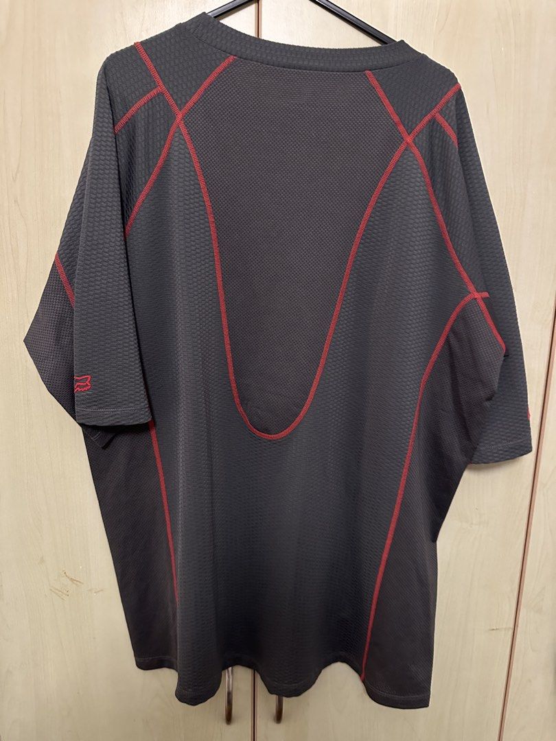 Fox Racing Men's Short Sleeve MTB Jersey (Category: Activewear) located in Quezon City. Submitted by mancave_stuff (Listing ID 1461695375, Image 2). Description: - Fox Racing Gray compression/base layer MTB short sleeve jersey -Size XL: W23” x L26” - Material: 75% polyester, 25% spandex - Features striking red contrast stitching - Ideal for cycling and outdoor activities - All around Technical jersey for cycling, hiking, jetski, etc -Unique fabri