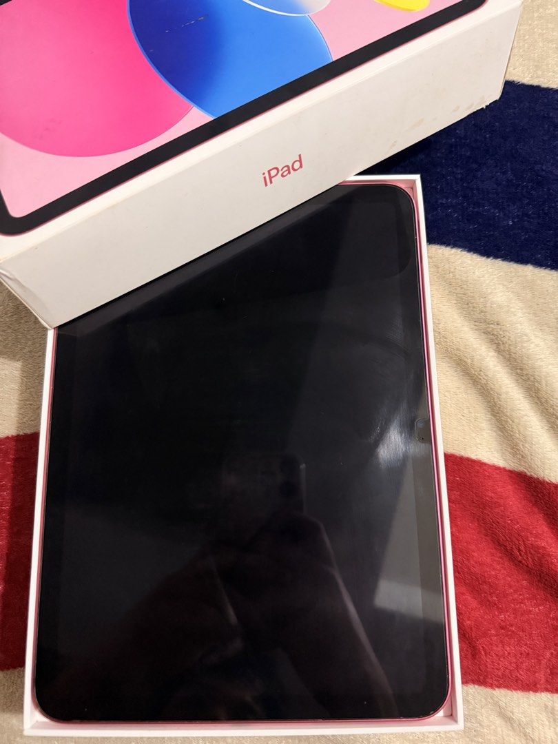 FS iPad 10th gen (Category: iPad) located in Manila. Submitted by michaeldel52766 (Listing ID 1461601663, Image 2). Description: iPad 10 gen 256gb conplete accessories.