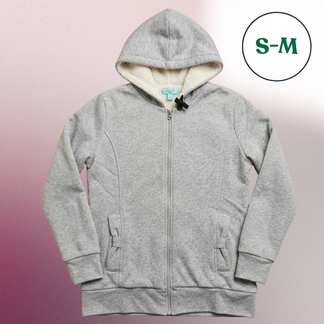 FUR JACKETS (Category: Coats, Jackets and Outerwear) located in Manila. Submitted by calmmountain.887b60 (Listing ID 1461712425, Image 2). Description: .