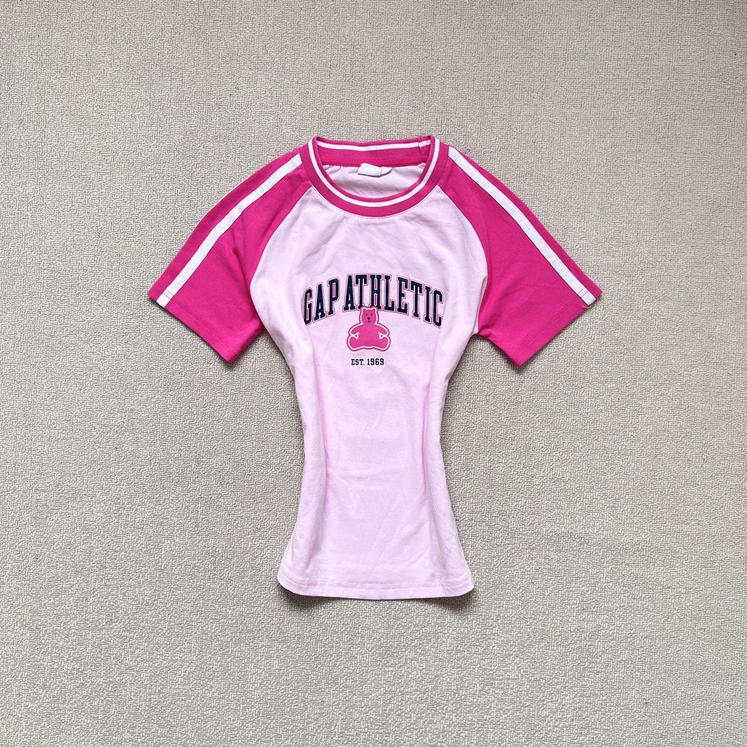 gap athletic pink raglan babytee top (Category: Shirts) located in Limay. Submitted by budolfindsrawrawr (Listing ID 1461585635, Image 1). Description: g4p athletic pink raglan babytee top - xs on tag l20.5 b30-32 - in excellent condition .