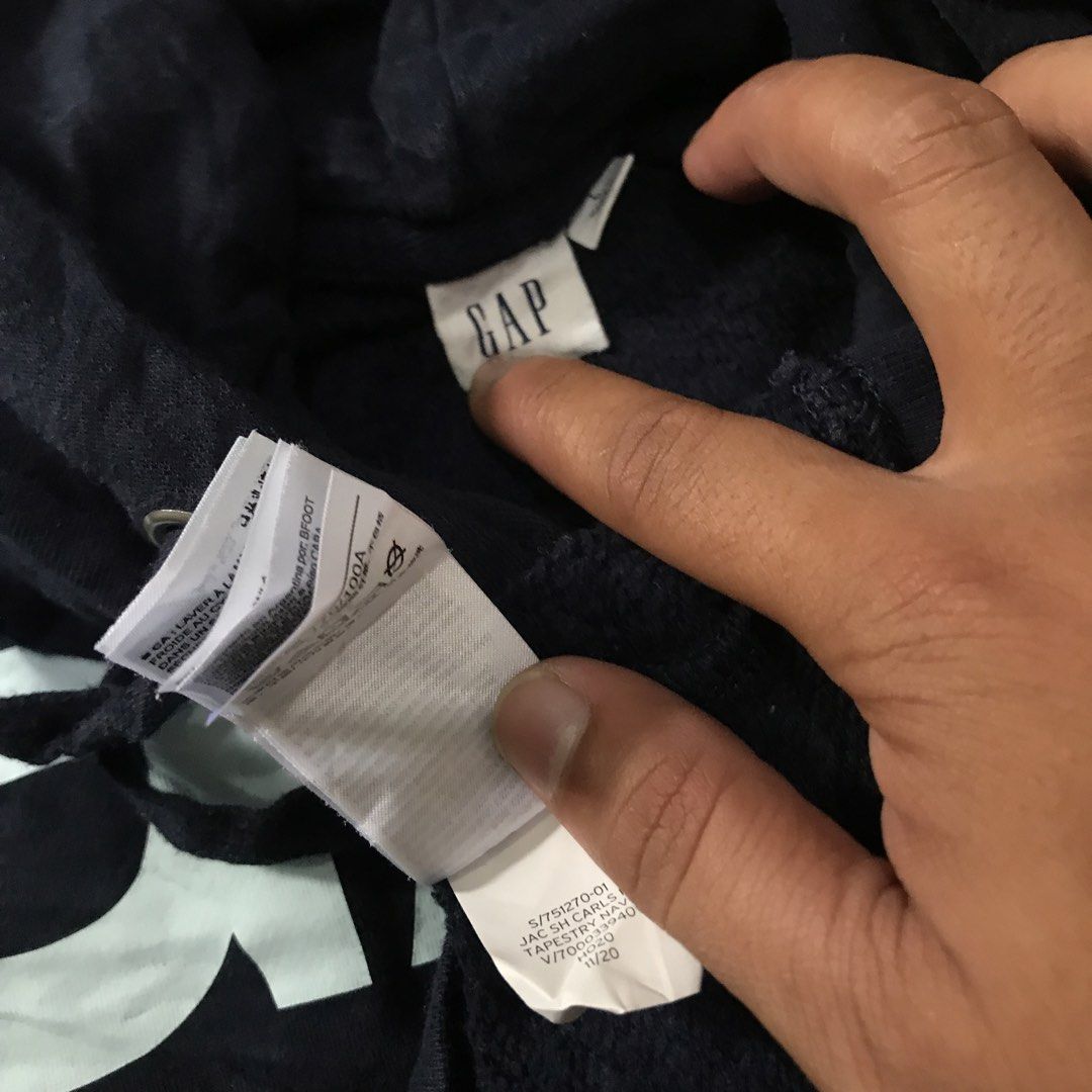 GAP HOODIE (Category: Coats, Jackets and Outerwear) located in Baguio. Submitted by kitaaa_ (Listing ID 1461604942, Image 3). Description: .
