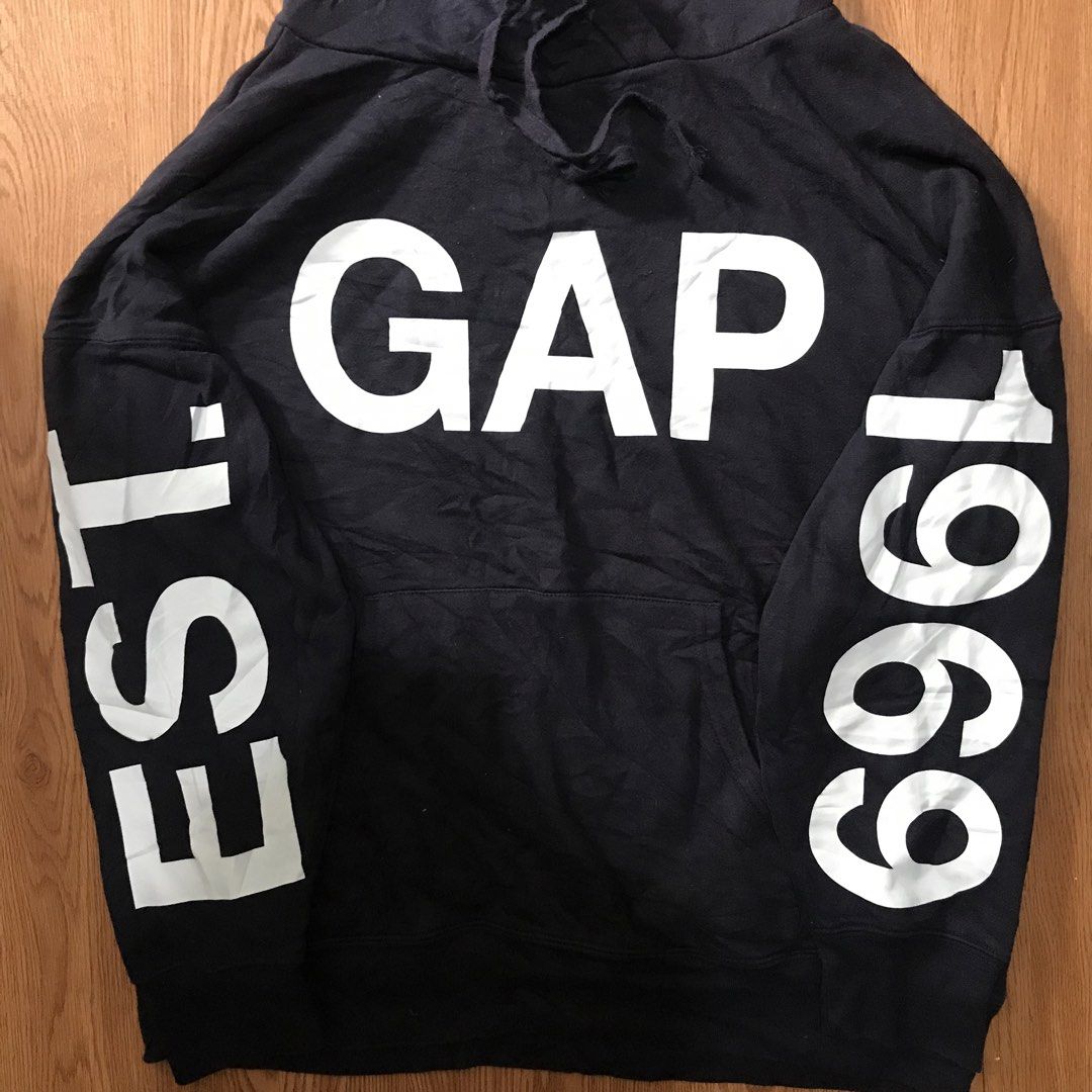 GAP HOODIE (Category: Coats, Jackets and Outerwear) located in Baguio. Submitted by kitaaa_ (Listing ID 1461604942, Image 2). Description: .
