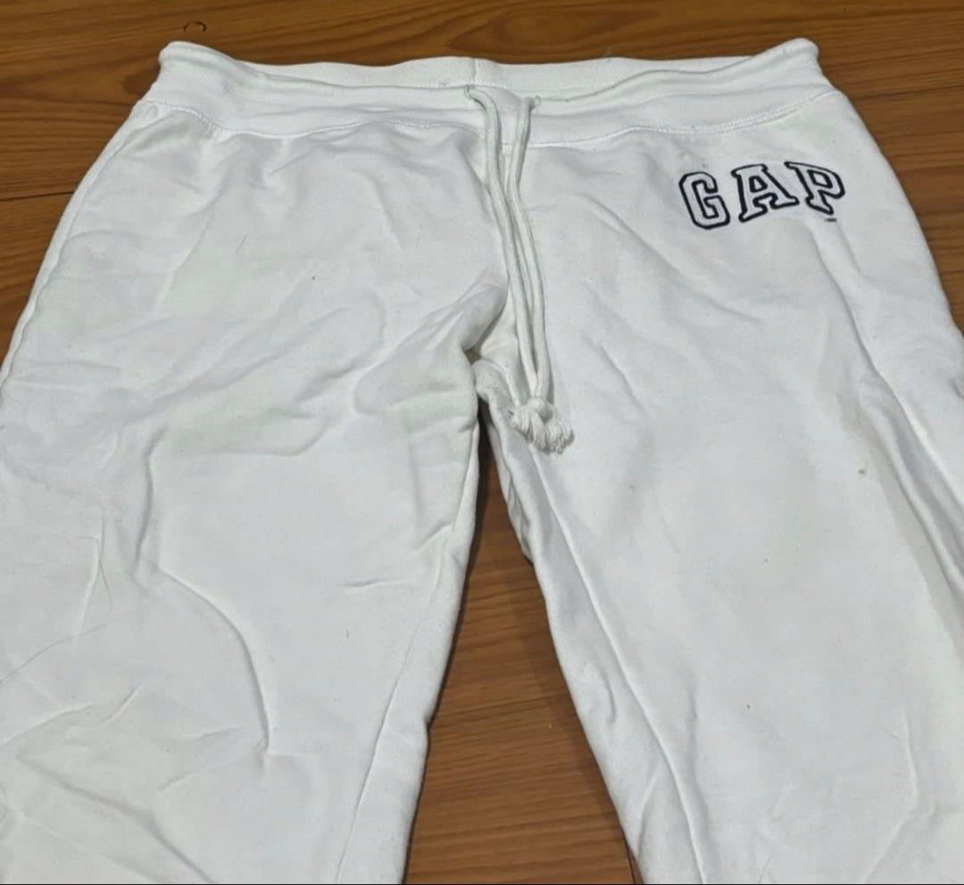 GAP White Sweatpants Joggers Size S (Category: Other Bottoms) located in Quezon City. Submitted by murafindsph (Listing ID 1461562514, Image 3). Description: - Brand: GAP - Color: White - Style: Jogger Sweatpants - Size: S - Features: Drawstring waist, comfortable, classic design - Ideal for: Lounging, casual wear - Origin: Made in Cambodia.