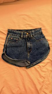 (Category: ) located in . Submitted by keais (Listing ID 1461653378, Image 1). Description: .